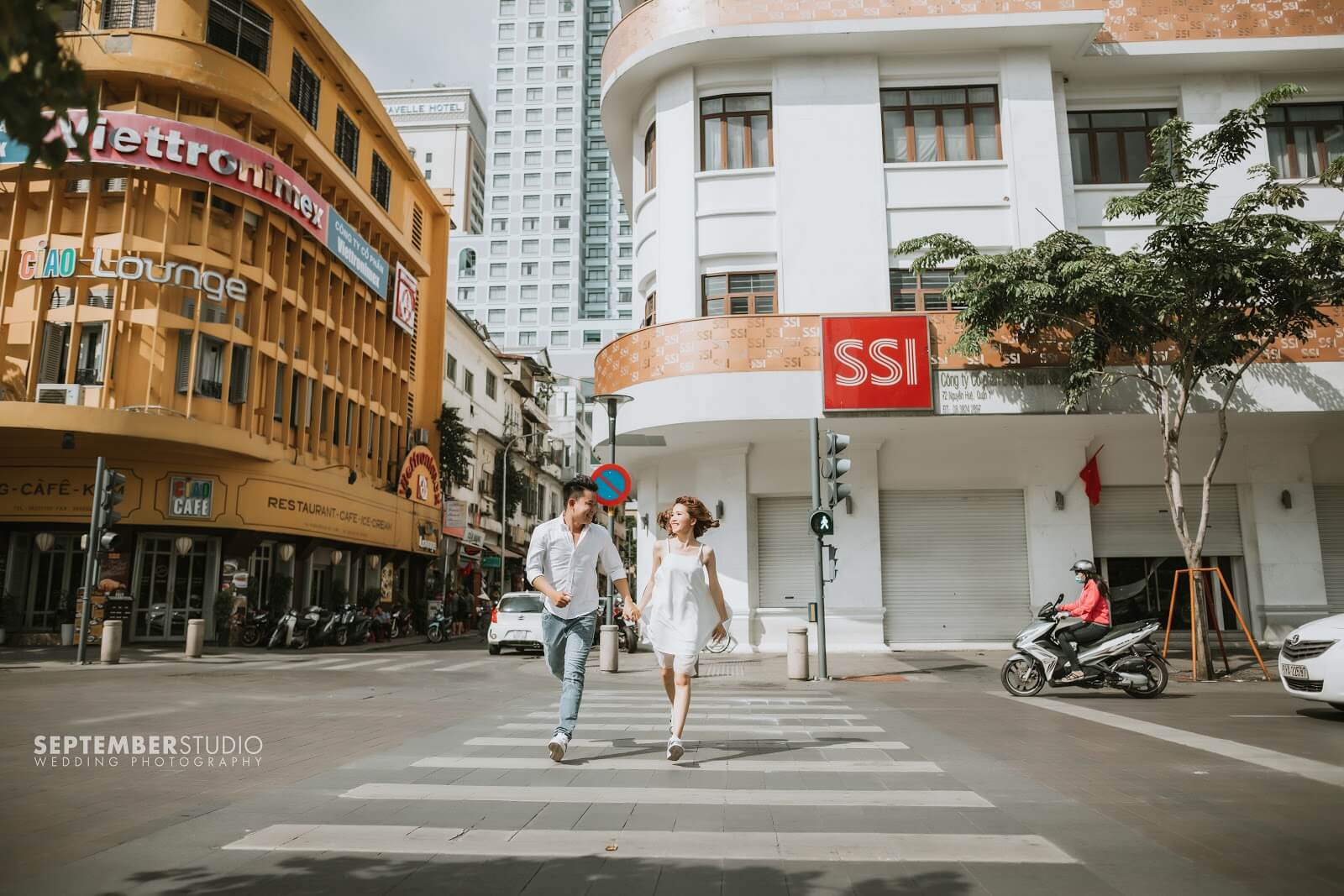 Các studio đều công khai hoàn toàn về giá.