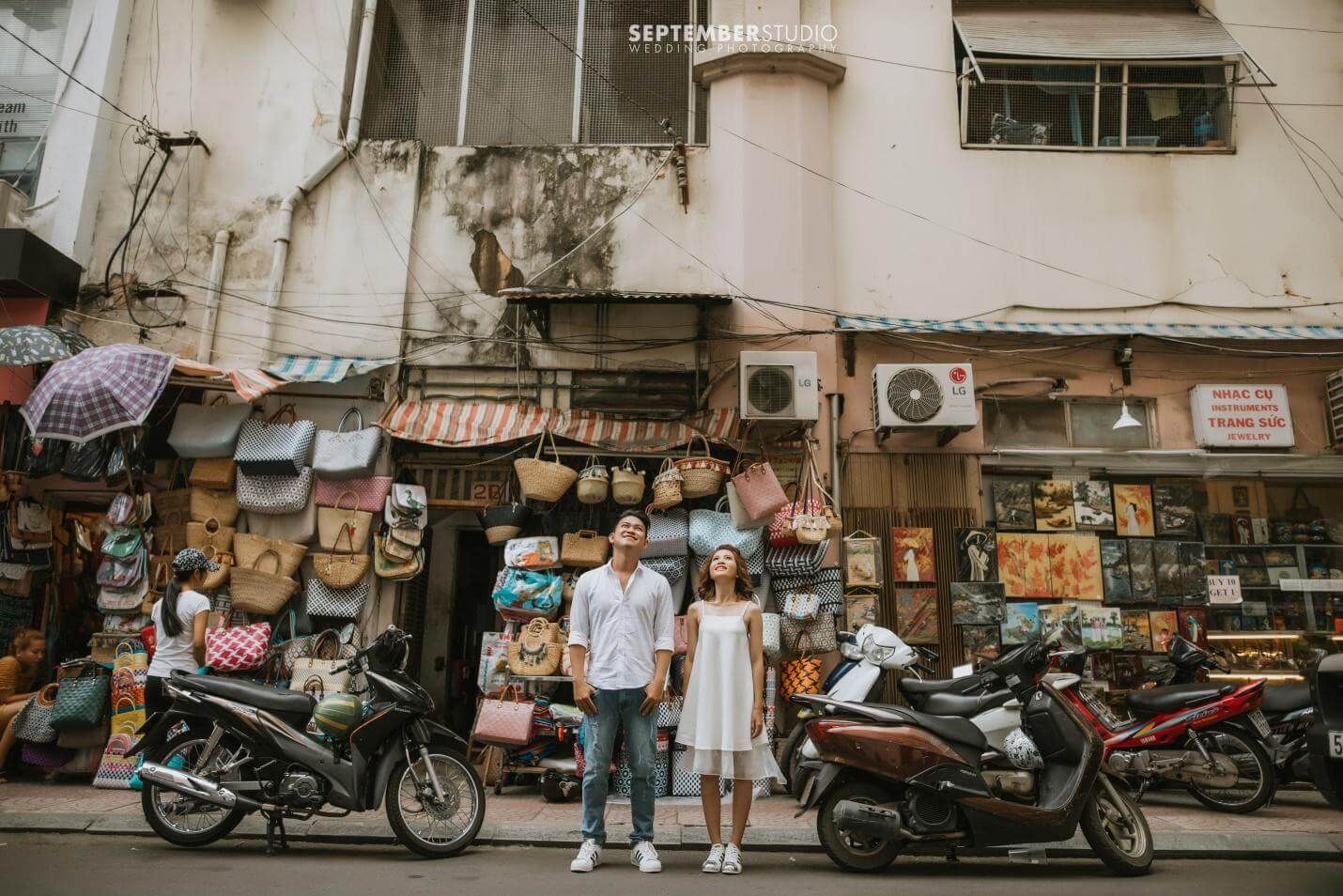 Ảnh thực tế mới là đích cuối của mỗi album.