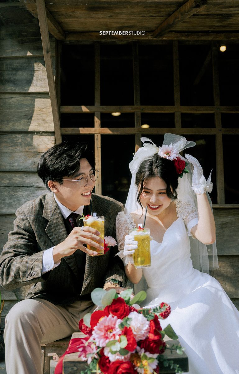 Chụp ảnh cưới hoài cổ Sài Gòn trong hẻm xưa tại September Studio