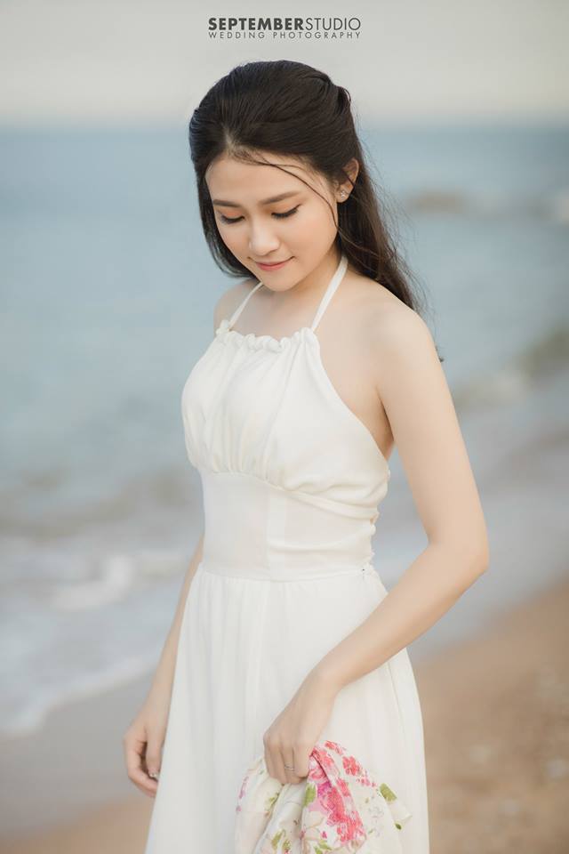 Váy cưới trắng thiết kế trễ vai - maxi.vn