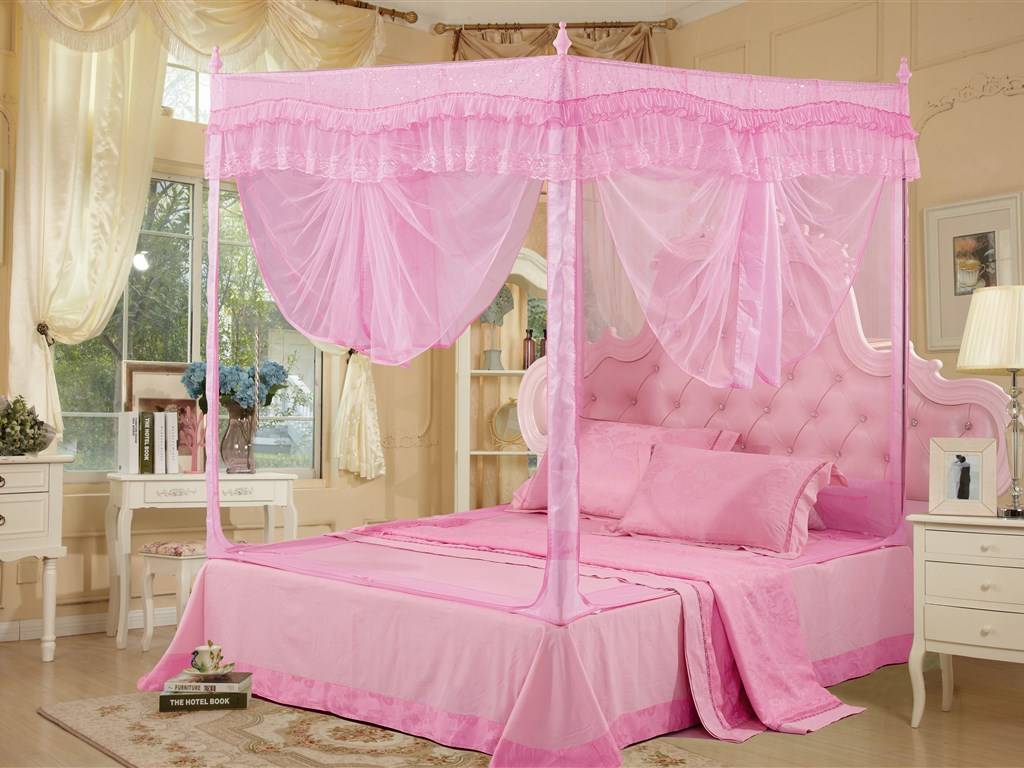 Trang trí phòng cưới với màn khung dễ thương